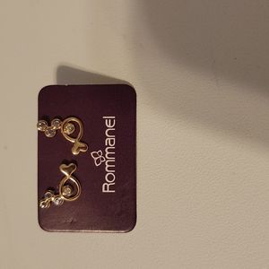 Gold kid's fish earrings